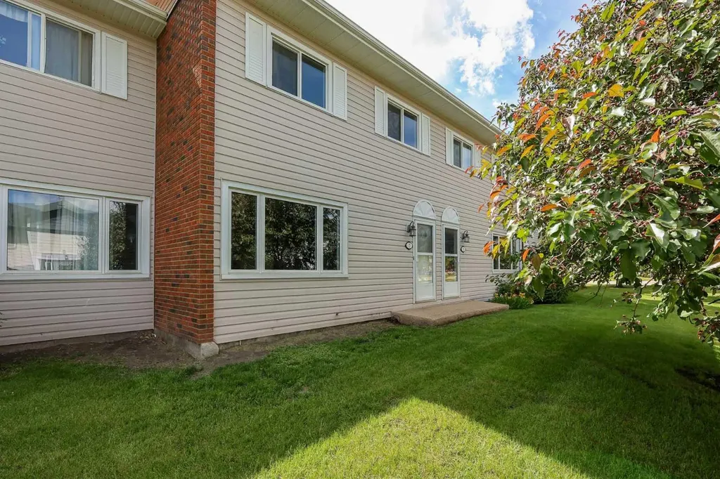 15 Stanton Street Red Deer AB T4N 0B9