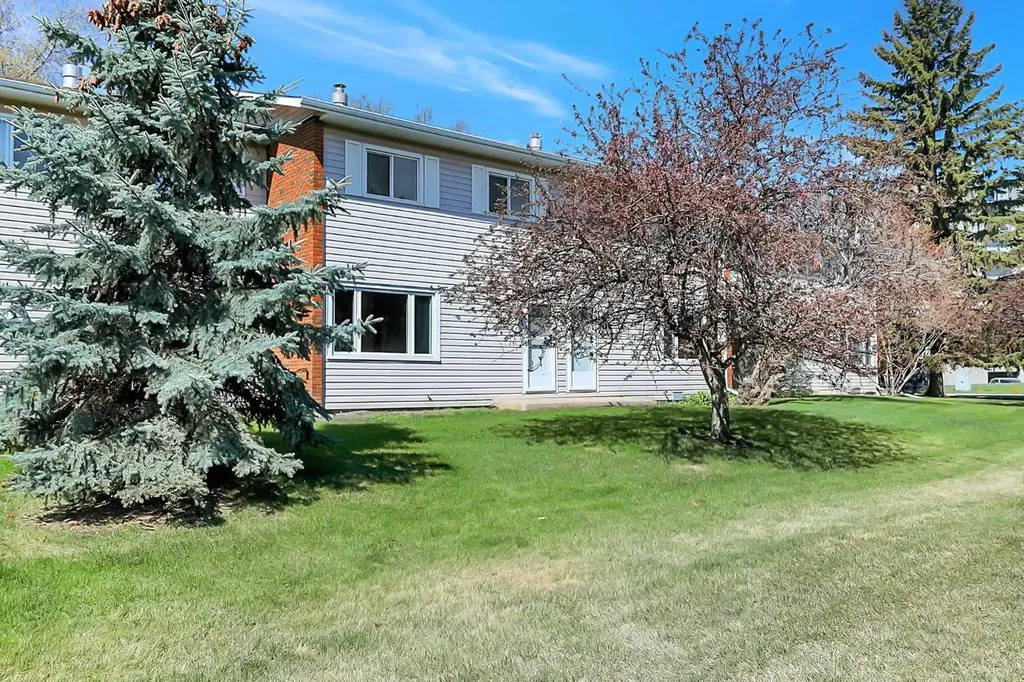 15 Stanton Street Red Deer AB T4N 0B9