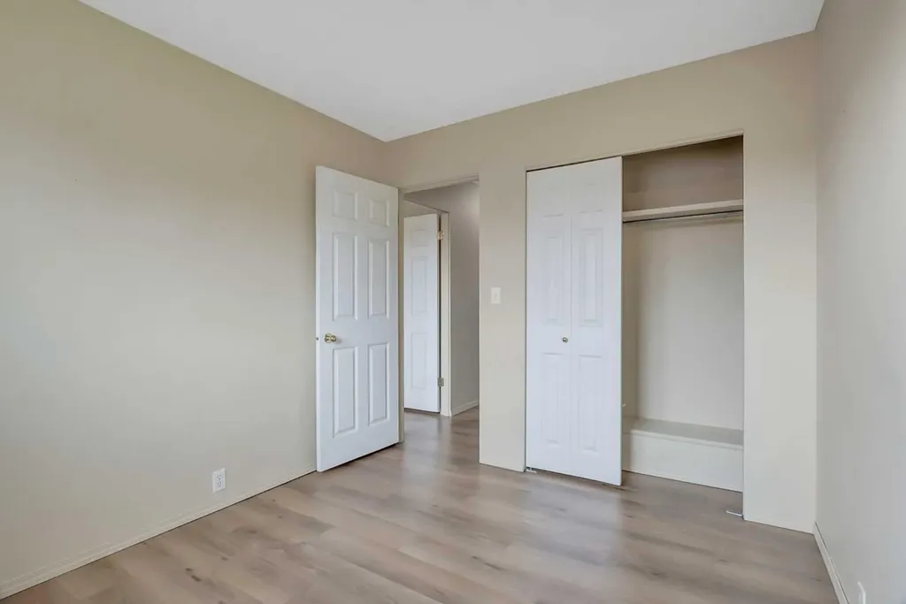 15 Stanton Street Red Deer AB T4N 0B9