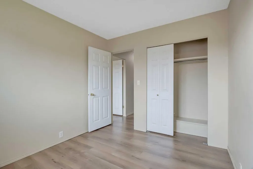 15 Stanton Street Red Deer AB T4N 0B9