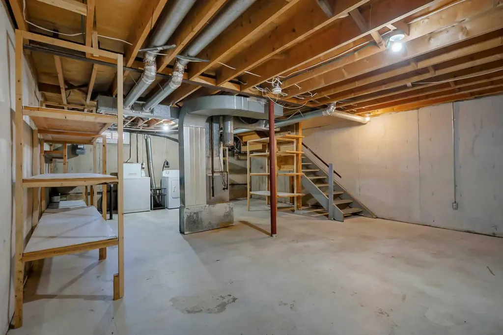 15 Stanton Street Red Deer AB T4N 0B9