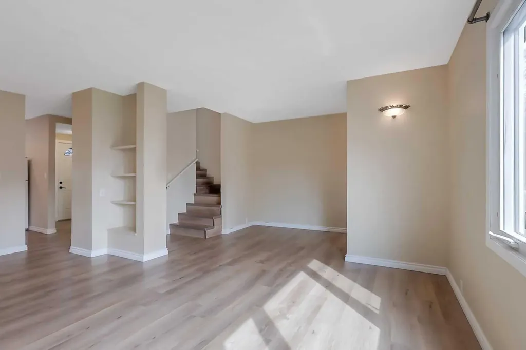 15 Stanton Street Red Deer AB T4N 0B9