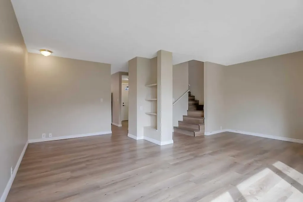 15 Stanton Street Red Deer AB T4N 0B9