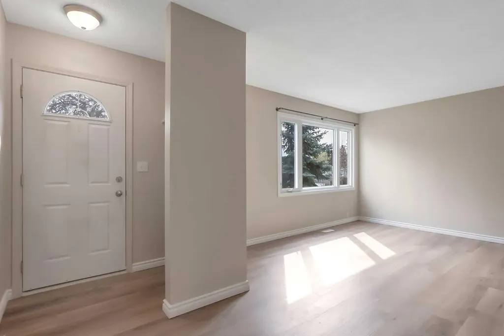15 Stanton Street Red Deer AB T4N 0B9