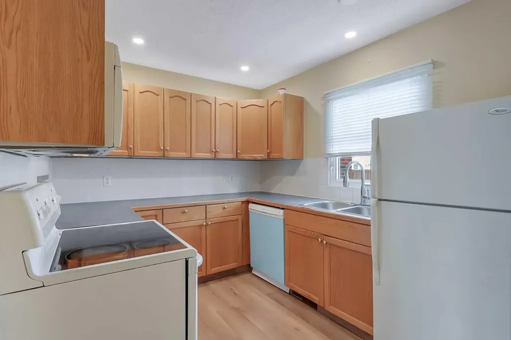 15 Stanton Street Red Deer AB T4N 0B9