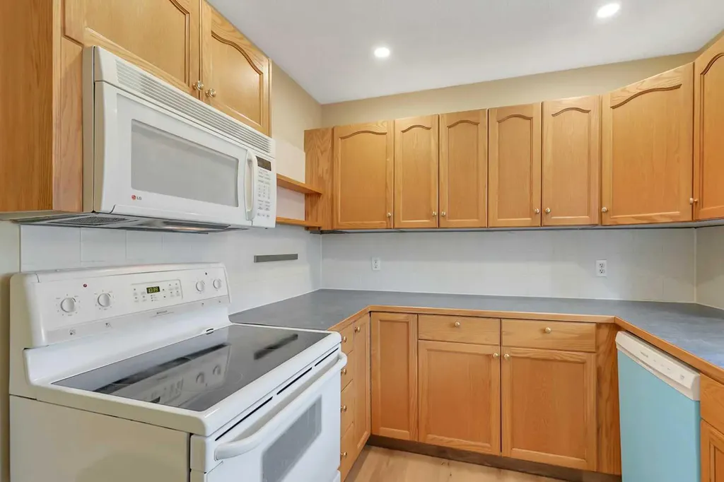 15 Stanton Street Red Deer AB T4N 0B9