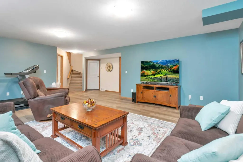 6003 43 Avenue Close Rocky Mountain House AB T4T 1W3