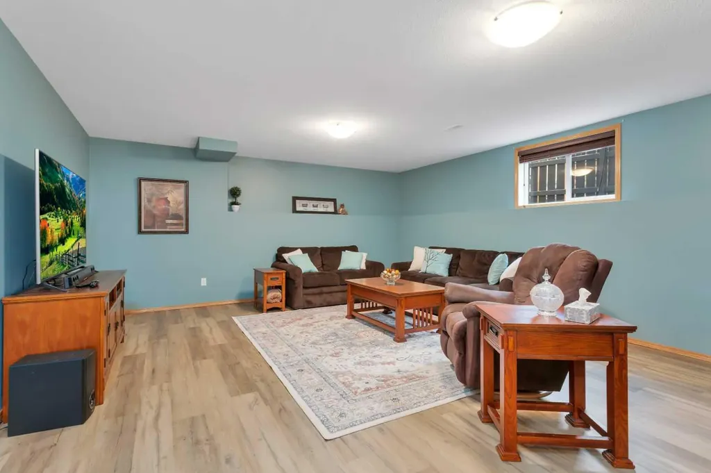6003 43 Avenue Close Rocky Mountain House AB T4T 1W3