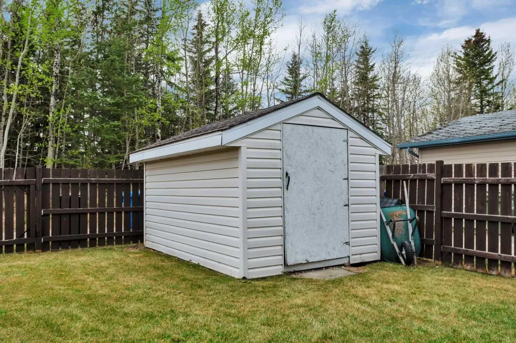 6003 43 Avenue Close Rocky Mountain House AB T4T 1W3