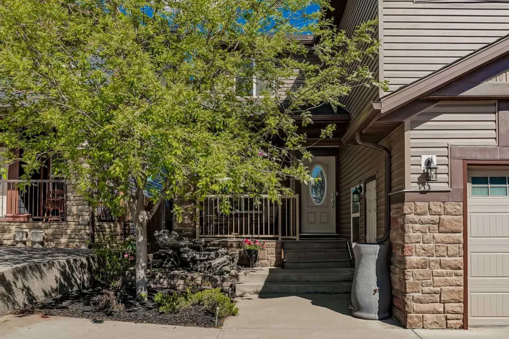 90 Sage Hill Way NW Calgary AB T3R 0H3