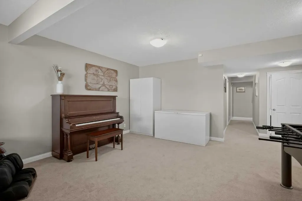 90 Sage Hill Way NW Calgary AB T3R 0H3