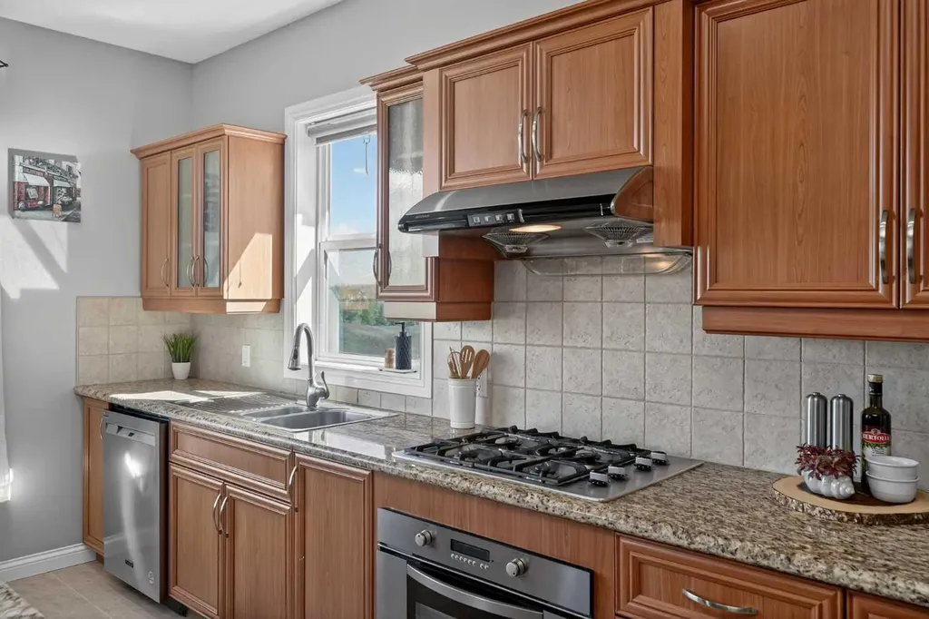 90 Sage Hill Way NW Calgary AB T3R 0H3
