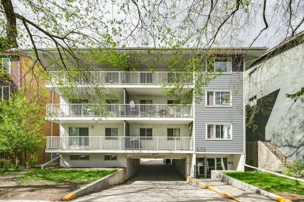 638 Meredith Road NE Calgary AB T2E 5A8