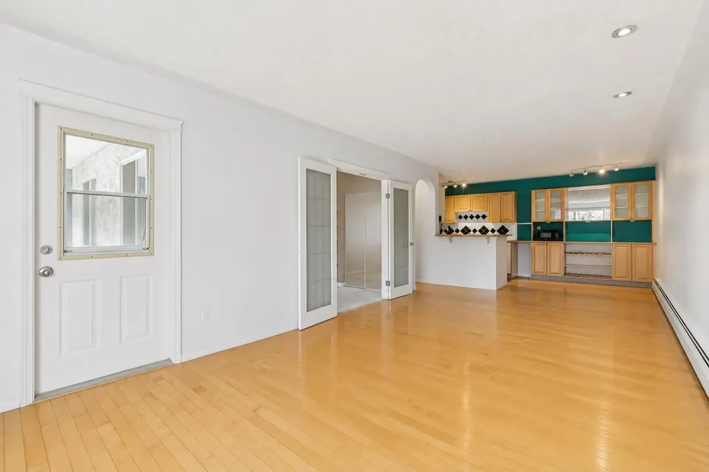 638 Meredith Road NE Calgary AB T2E 5A8