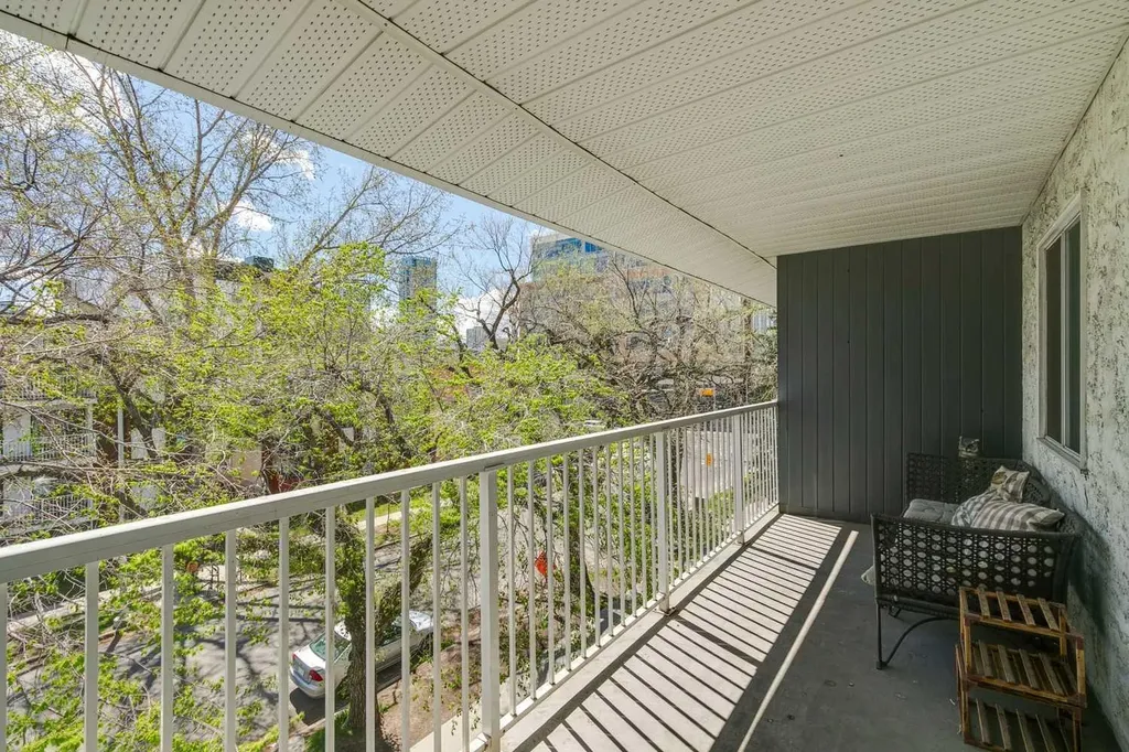 638 Meredith Road NE Calgary AB T2E 5A8