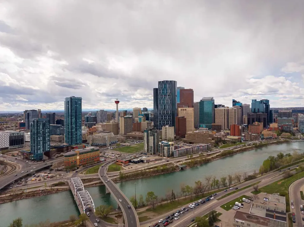 638 Meredith Road NE Calgary AB T2E 5A8