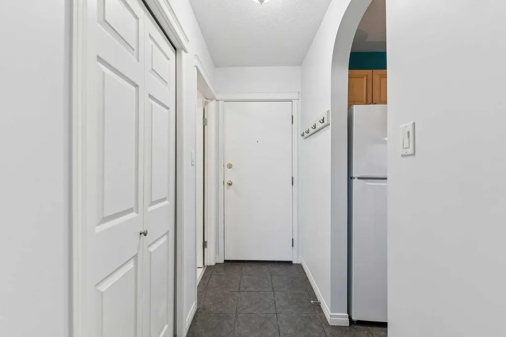 638 Meredith Road NE Calgary AB T2E 5A8