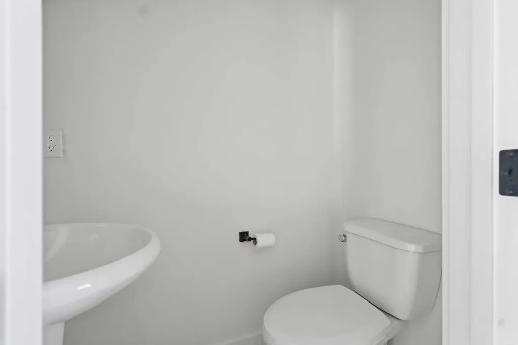 58 Taraglen Road NE Calgary AB T3J 2N5