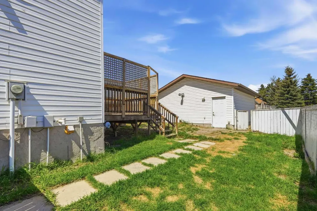 58 Taraglen Road NE Calgary AB T3J 2N5