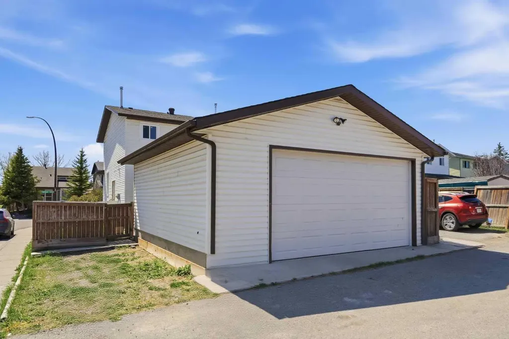 58 Taraglen Road NE Calgary AB T3J 2N5
