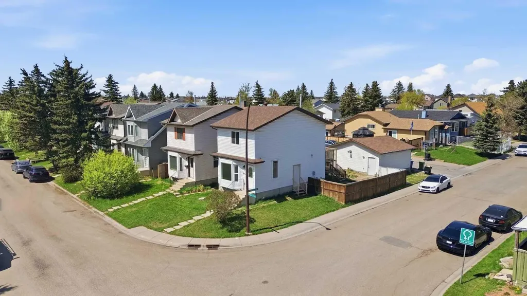 58 Taraglen Road NE Calgary AB T3J 2N5