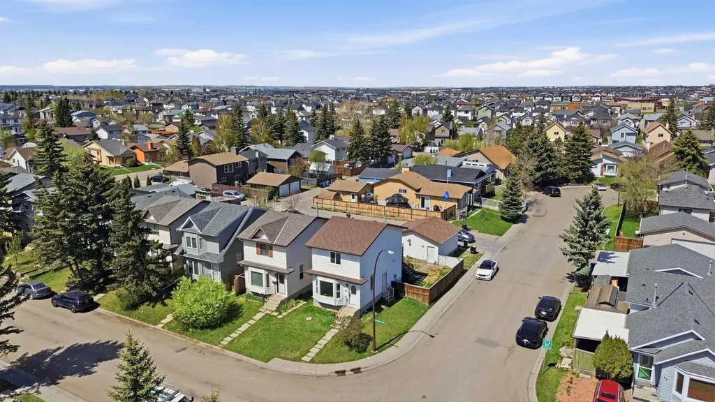 58 Taraglen Road NE Calgary AB T3J 2N5