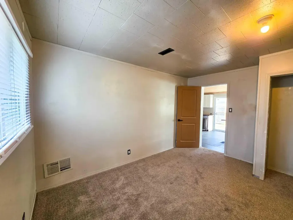 6726 17 Avenue Coleman AB T0K0M0
