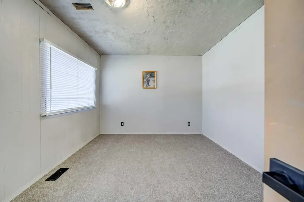 6726 17 Avenue Coleman AB T0K0M0