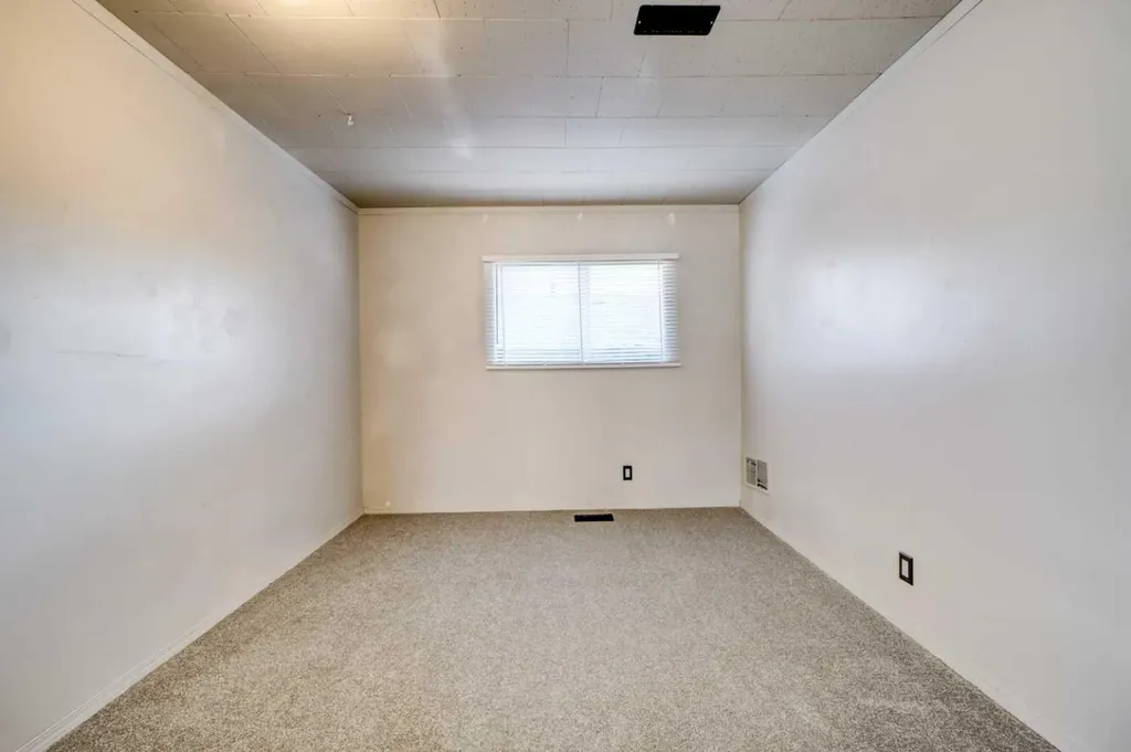 6726 17 Avenue Coleman AB T0K0M0