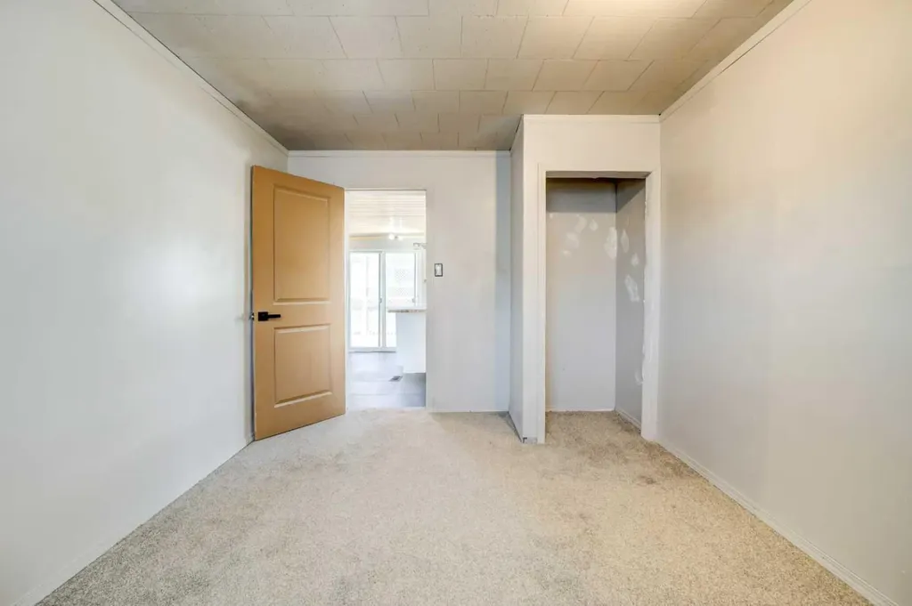 6726 17 Avenue Coleman AB T0K0M0