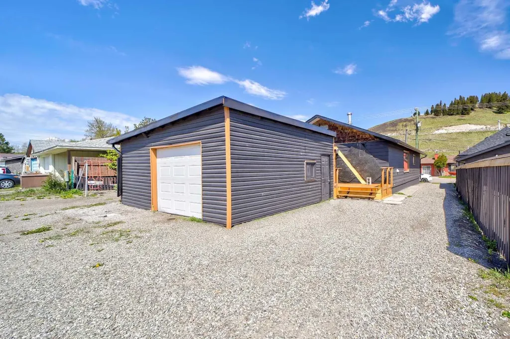 6726 17 Avenue Coleman AB T0K0M0