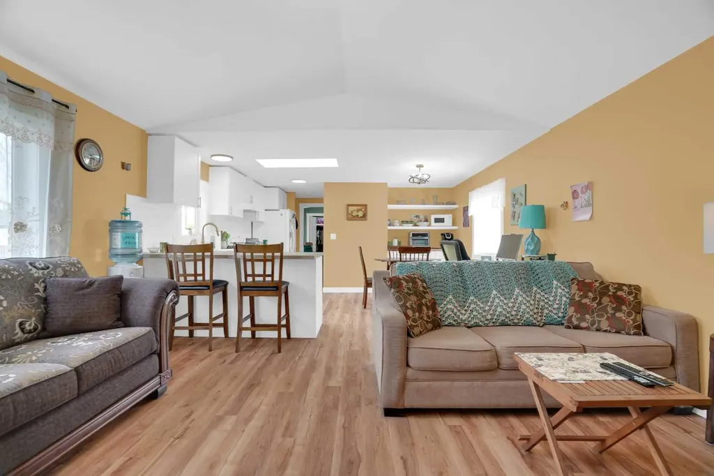118 Heritage Drive Okotoks AB T1S1M4