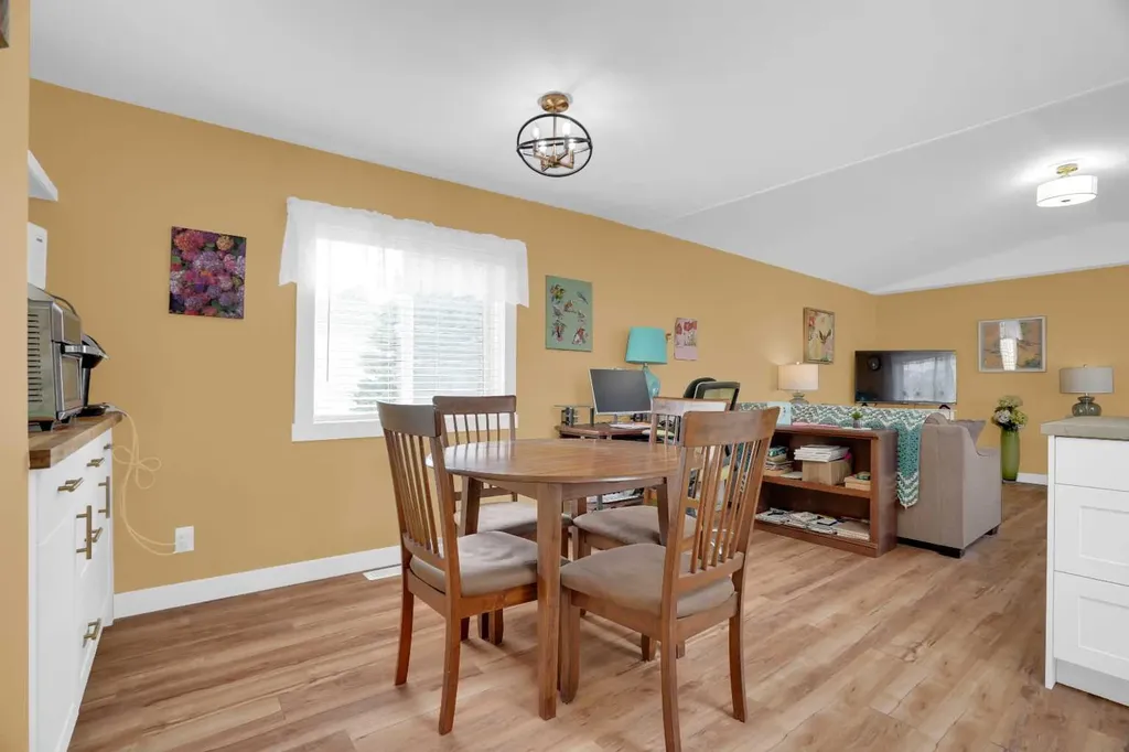 118 Heritage Drive Okotoks AB T1S1M4
