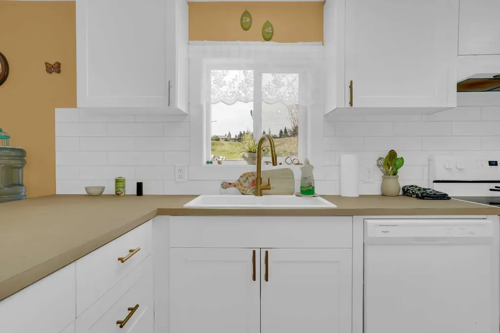 118 Heritage Drive Okotoks AB T1S1M4