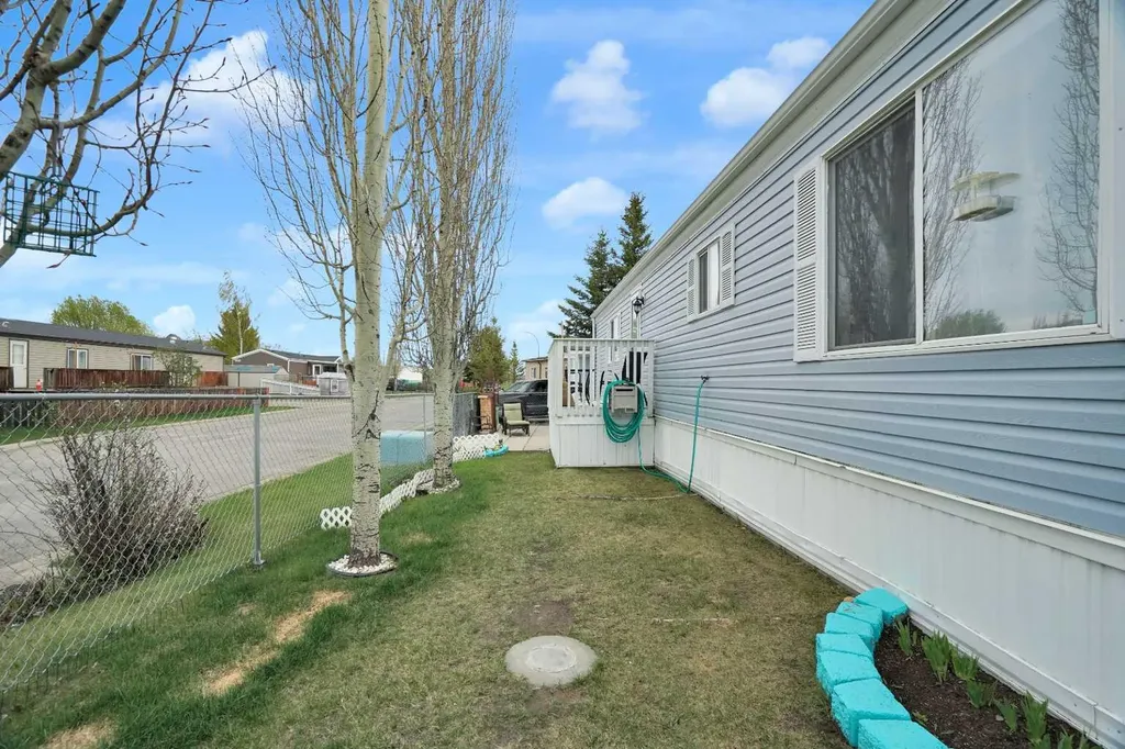 118 Heritage Drive Okotoks AB T1S1M4