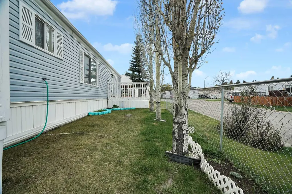118 Heritage Drive Okotoks AB T1S1M4