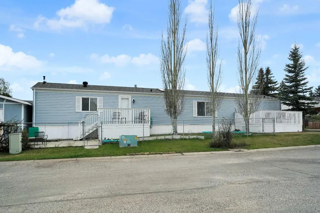 118 Heritage Drive Okotoks AB T1S1M4
