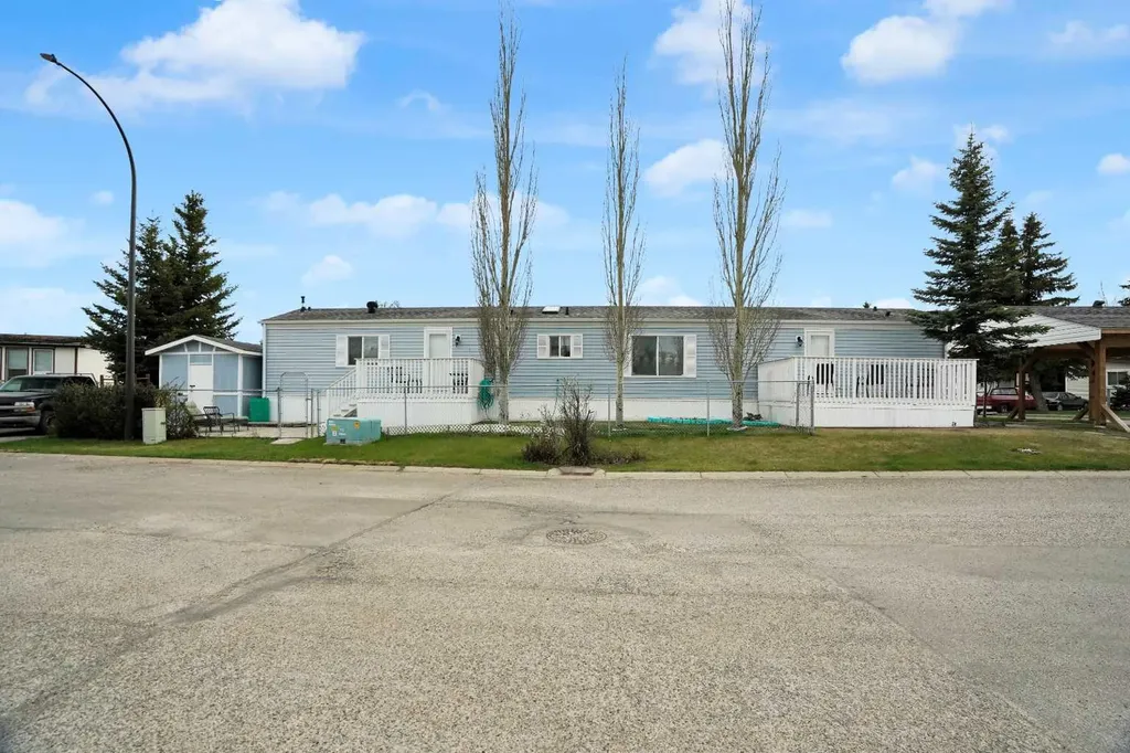 118 Heritage Drive Okotoks AB T1S1M4