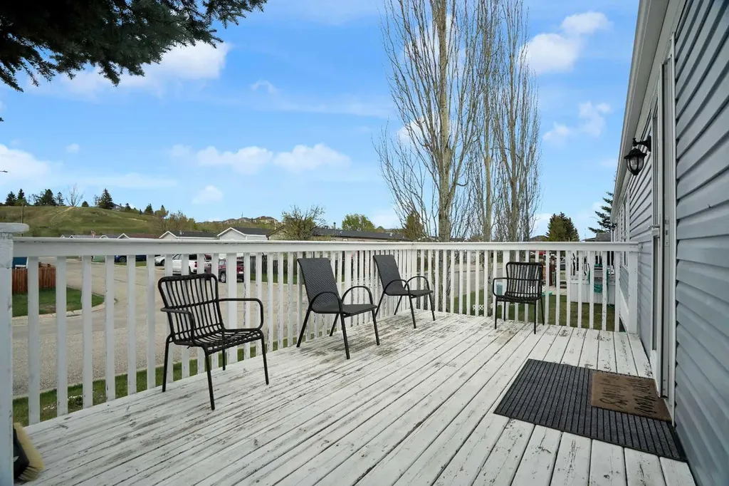 118 Heritage Drive Okotoks AB T1S1M4