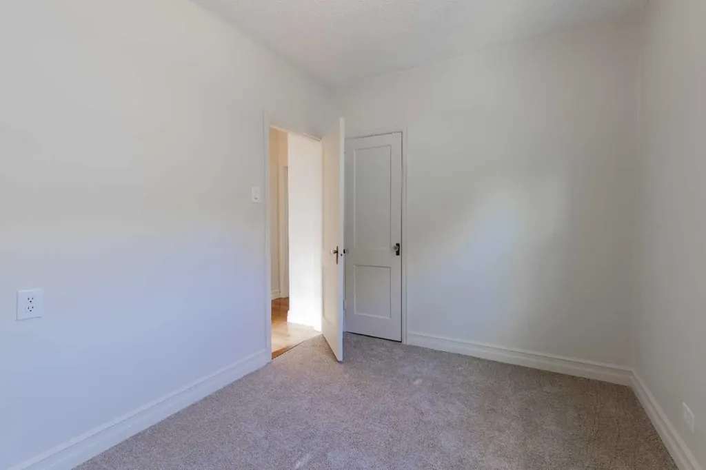 715 17 Street S Lethbridge AB T1J 3C7