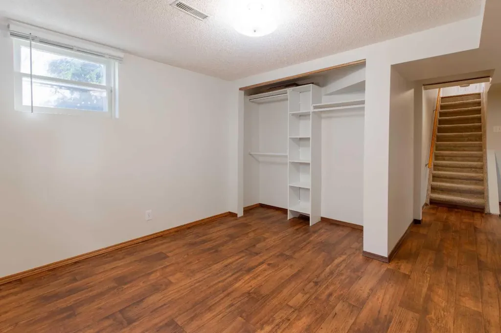 715 17 Street S Lethbridge AB T1J 3C7
