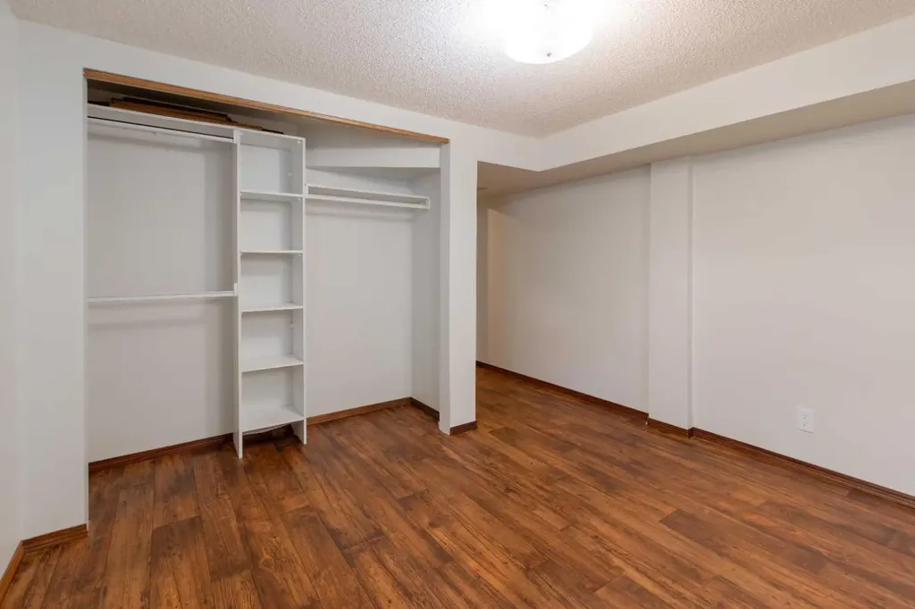 715 17 Street S Lethbridge AB T1J 3C7