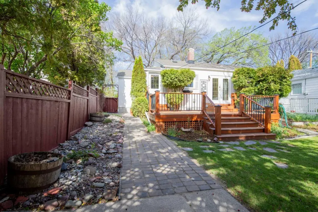 715 17 Street S Lethbridge AB T1J 3C7