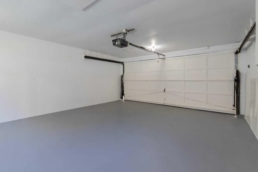715 17 Street S Lethbridge AB T1J 3C7