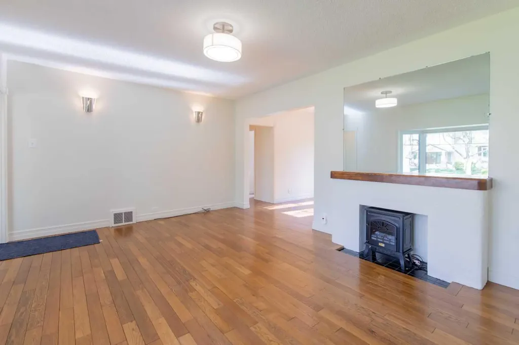 715 17 Street S Lethbridge AB T1J 3C7