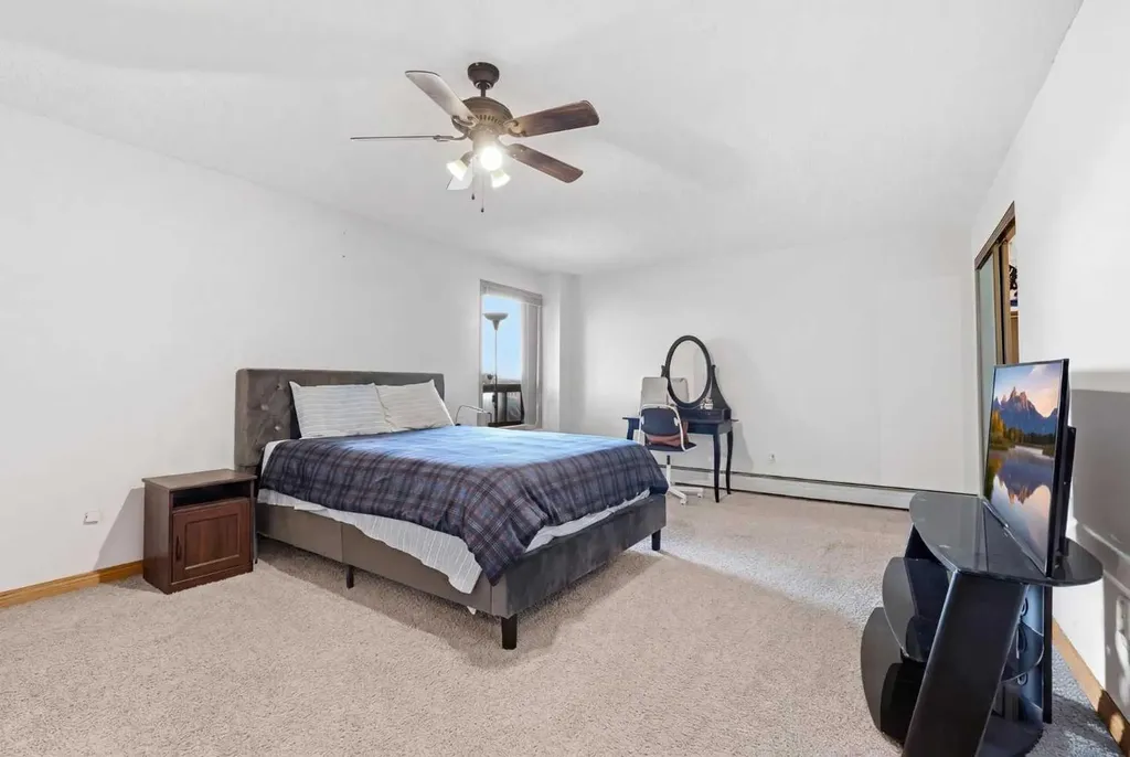 320 Meredith Road NE Calgary AB T2E 5A6
