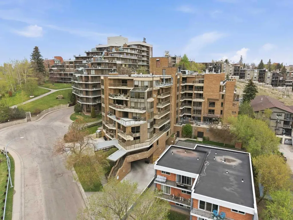 320 Meredith Road NE Calgary AB T2E 5A6