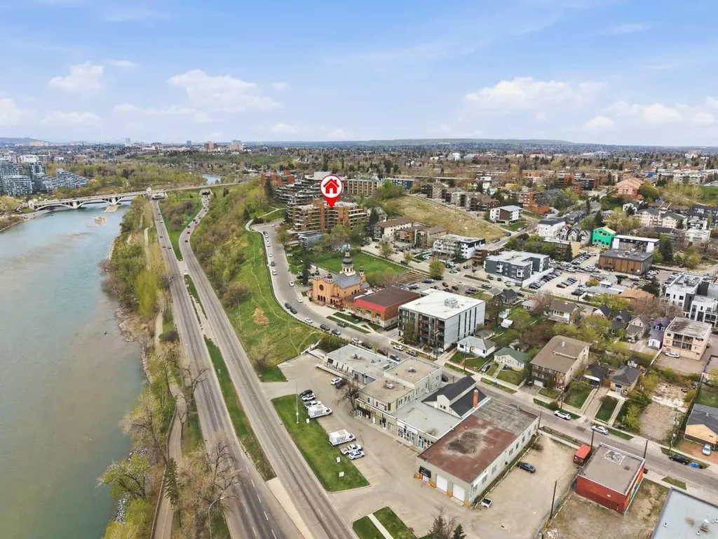 320 Meredith Road NE Calgary AB T2E 5A6