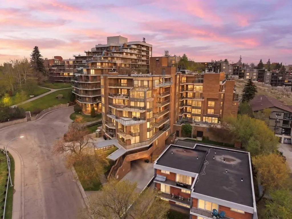 320 Meredith Road NE Calgary AB T2E 5A6