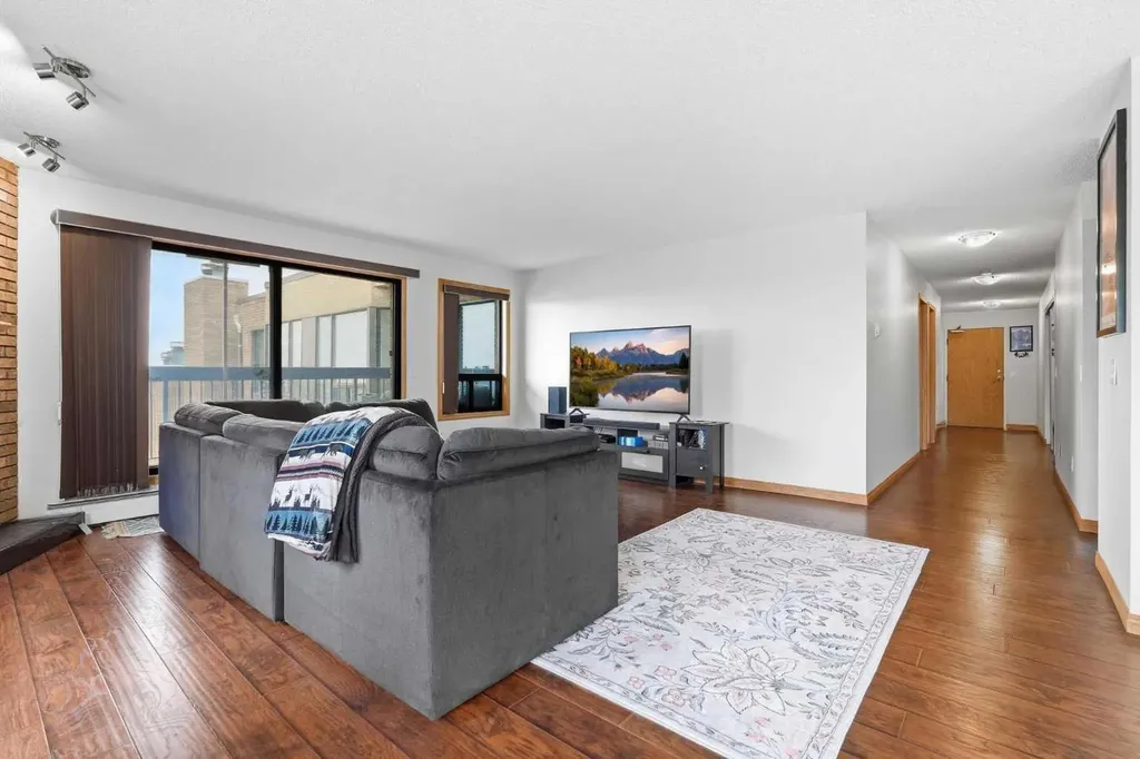 320 Meredith Road NE Calgary AB T2E 5A6